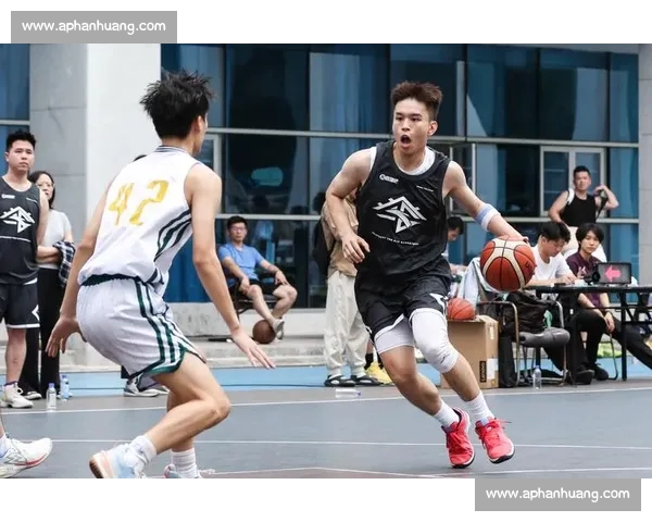 高清实时篮球赛事直播APP下载安装到手机畅享精彩比赛不容错过全程 - 副本 - 副本 - 副本 (3) 高清实时篮球赛事直播APP下载安装到手机畅享精彩比赛不容错过全程 - 副本 - 副本 - 副本 (3)